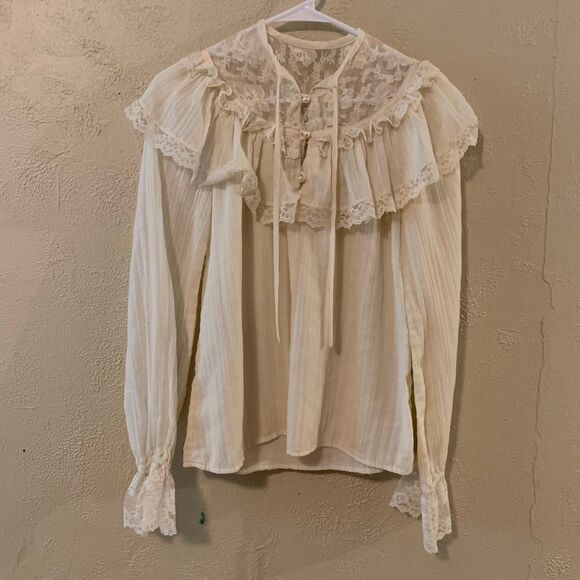 NON STOP Vintage Gauzy Lace Egg Shell Color Blouse  Pearl Buttons Bell Sleeves - Picture 1 of 8